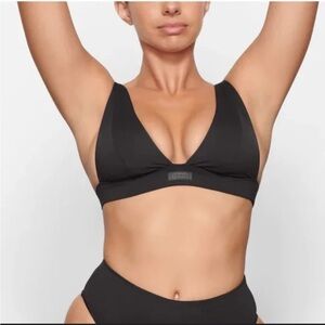 NWT SKIMS Plunge Bikini Top in Onyx Sz S